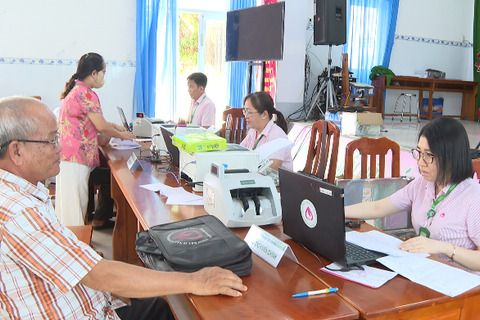 Giải ngân vốn vay từ 2 chương trình giải quyết việc làm và nước sạch vệ sinh môi trường