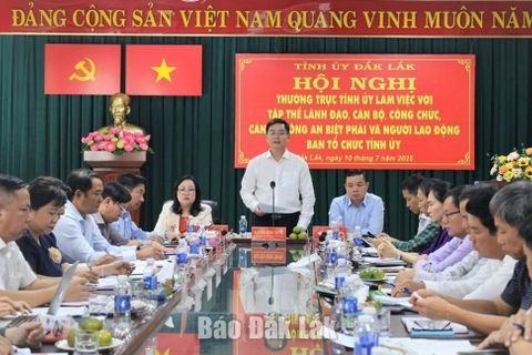 Tập trung tham mưu công tác cán bộ và tổ chức đại hội Đảng các cấp