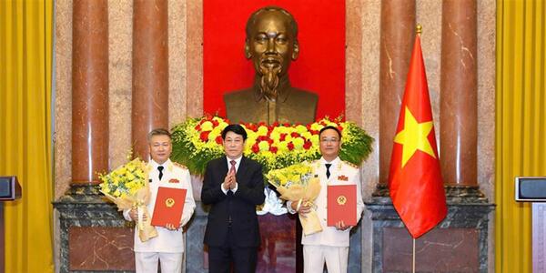 Chủ tịch nước trao Quyết định thăng quân hàm đối với sĩ quan cao cấp Quân đội và Công an