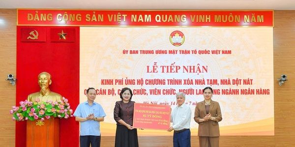 Ngành Ngân hàng ủng hộ 82 tỷ đồng, chung tay xóa nhà tạm, nhà dột nát