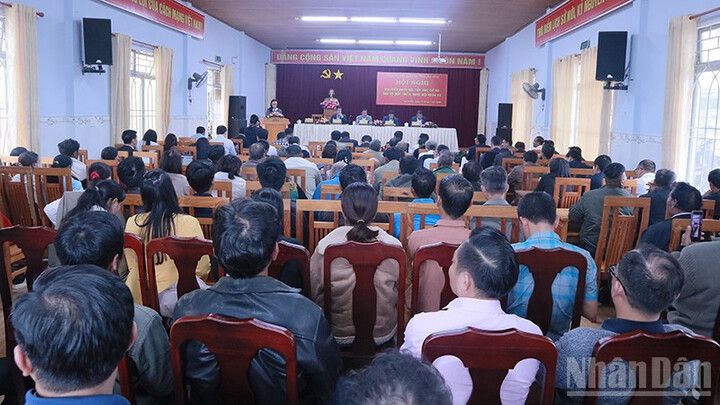 Đồng chí Phan Đình Trạc tiếp xúc cử tri Lâm Đồng