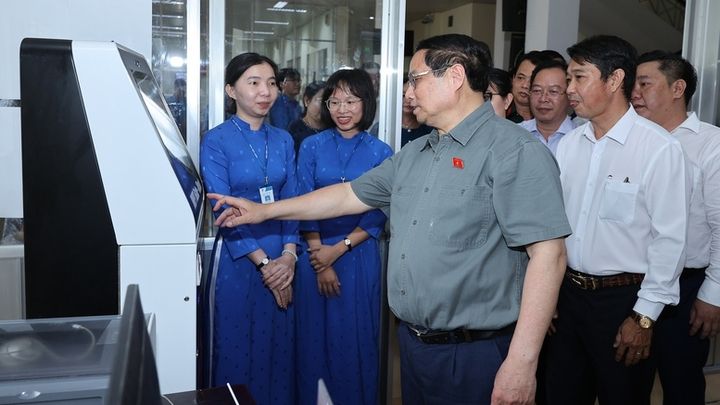 Thủ tướng kiểm tra việc vận hành chính quyền 2 cấp tại phường Ninh Kiều (Cần Thơ)