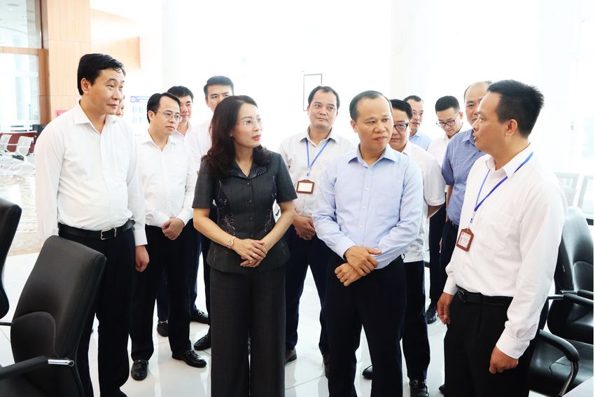 Phó Bí thư Thường trực Tỉnh ủy Nguyễn Thị Hương: Nêu cao tinh thần trách nhiệm, thái độ phục vụ nhân dân của cán bộ, công chức, viên chức