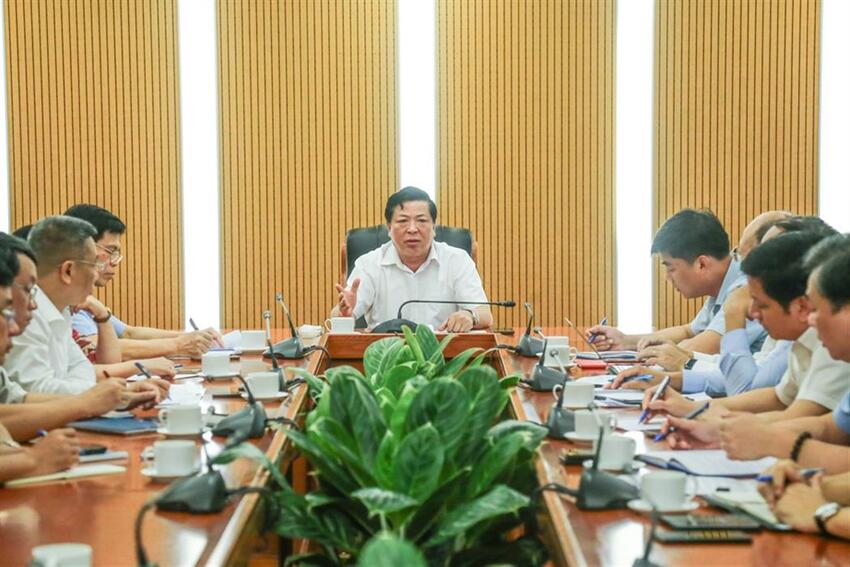 Bộ trưởng Bộ Xây dựng: Phát triển hạ tầng giao thông đồng bộ với đô thị xanh, thông minh