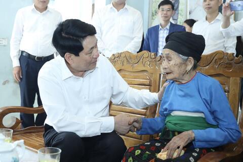 Chủ tịch nước Lương Cường thăm gia đình chính sách huyện Thường Xuân, Thanh Hóa