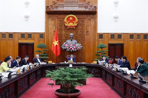 Sắp xếp, tinh gọn bộ máy cần chống "chạy chọt"