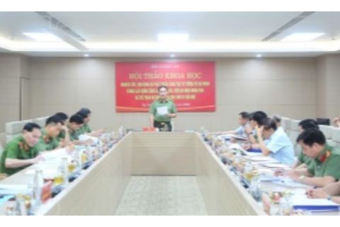 Vận dụng và phát triển sáng tạo tư tưởng Hồ Chí Minh trong xây dựng Công an nhân dân