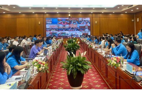 Liên đoàn Lao động tỉnh tổ chức lấy ý kiến về dự thảo nghị quyết sửa đổi, bổ sung một số điều của Hiến pháp Việt Nam năm 2023