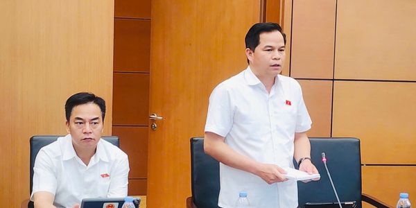 Đoàn đại biểu Quốc hội tỉnh thảo luận, góp ý Dự thảo Nghị quyết của Quốc hội sửa đổi, bổ sung một số điều của Nội quy kỳ họp Quốc hội