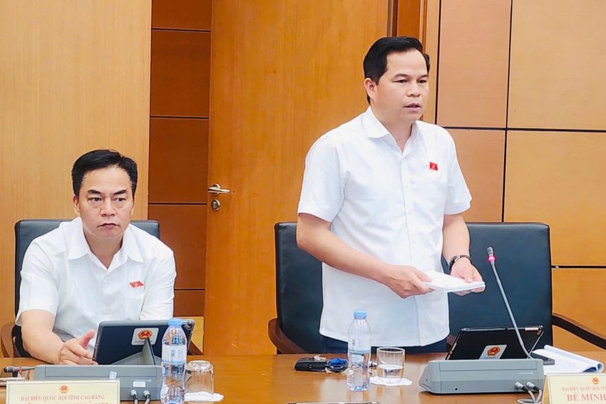 Đoàn đại biểu Quốc hội tỉnh thảo luận, góp ý Dự thảo Nghị quyết của Quốc hội sửa đổi, bổ sung một số điều của Nội quy kỳ họp Quốc hội