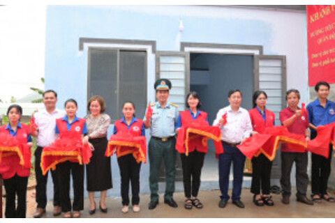 Khánh thành nhà Đại đoàn kết cho người dân khó khăn tại xã Suối Cát