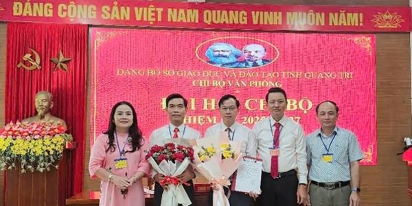 Chi bộ Văn phòng Sở Giáo dục và Đào tạo Quảng Trị làm tốt vai trò lãnh đạo trong công tác tham mưu, tổng hợp