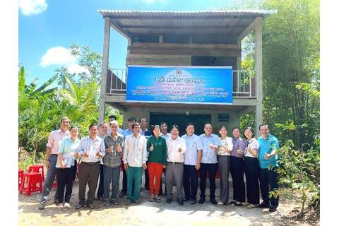 Hội Nông dân Bến Tre bàn giao 3 căn nhà “Nghĩa tình nông dân”