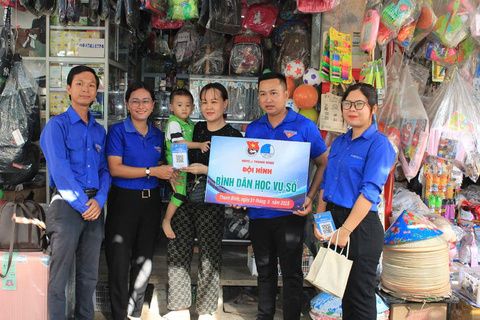 Đồng Tháp: Triển khai chiến dịch “Bình dân học vụ số” và tập huấn kỹ năng số, ứng dụng AI
