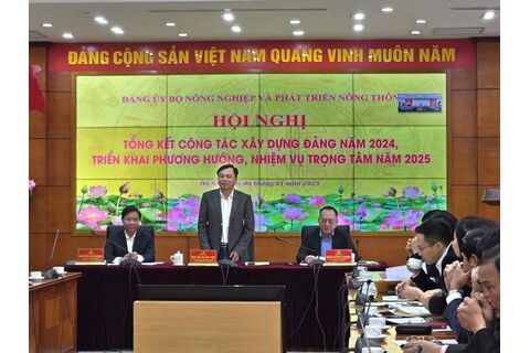 Hội nghị tổng kết công tác xây dựng Đảng năm 2024 và trao giải cuộc thi Bảo vệ nền tảng tư tưởng Hồ Chí Minh