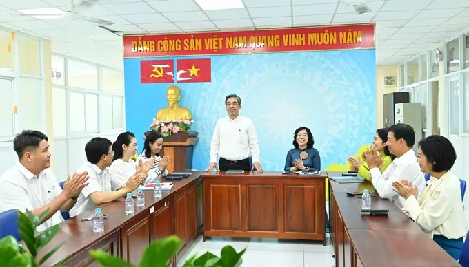 Đồng chí Nguyễn Phước Lộc phát biểu chỉ đạo tại buổi làm việc với phường Hòa Hưng. (Ảnh: SGGP)