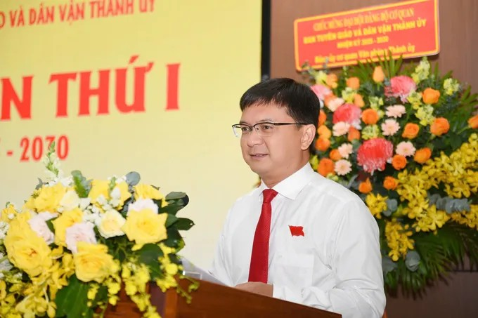 Trưởng Ban Tuyên giáo và Dân vận Thành ủy TPHCM Nguyễn Mạnh Cường phát biểu chỉ đạo đại hội