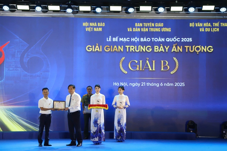 Cổng TTĐT Chính phủ, Báo điện tử Chính phủ đạt giải Ấn tượng tại Hội Báo toàn quốc 2025- Ảnh 4. Cổng TTĐT Chính phủ, Báo điện tử Chính phủ đạt giải Ấn tượng tại Hội Báo toàn quốc 2025- Ảnh 4.