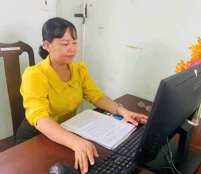 Để hoạt động Hội không bị gián đoạn, ngay ngày đầu đảm nhiệm vị trí công tác mới, bà Nguyễn Ngọc Yến, Phó Chủ tịch Ủy ban MTTQ, Chủ tịch Hội LHPN phường Đông Hưng Thuận (TPHCM), đã cùng tập thể cán bộ cơ quan họp triển khai các nhiệm vụ trọng tâm của tháng 7 và 6 tháng cuối năm