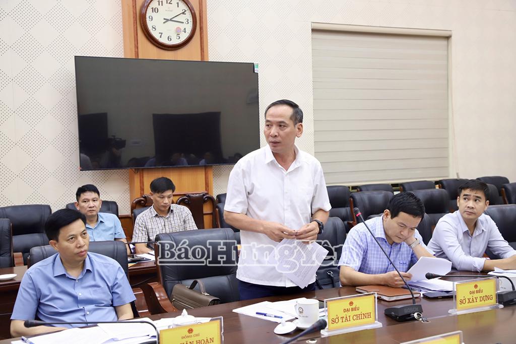 Đại diện Sở Tài chính phát biểu tại phiên họp