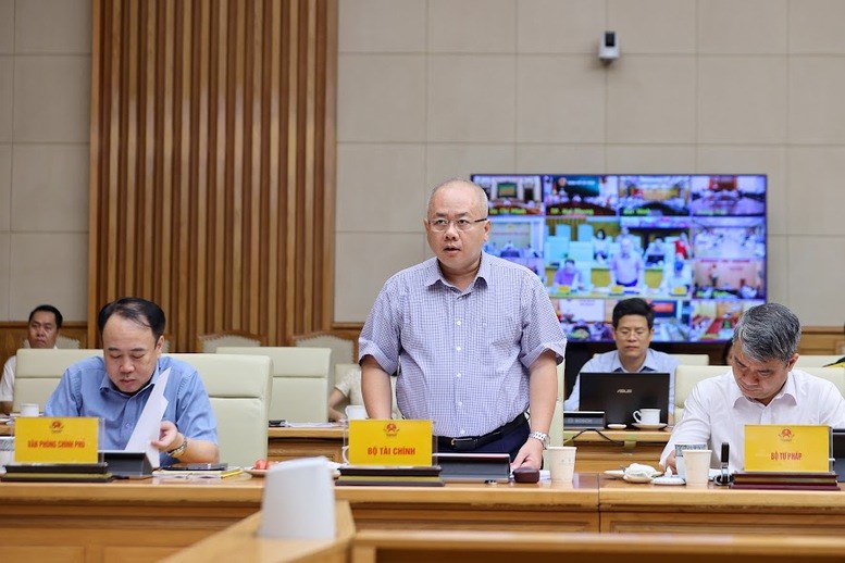 Tại phiên họp, các bộ, ngành, địa phương báo cáo cụ thể tình hình triển khai các dự án. (Ảnh: VGP)