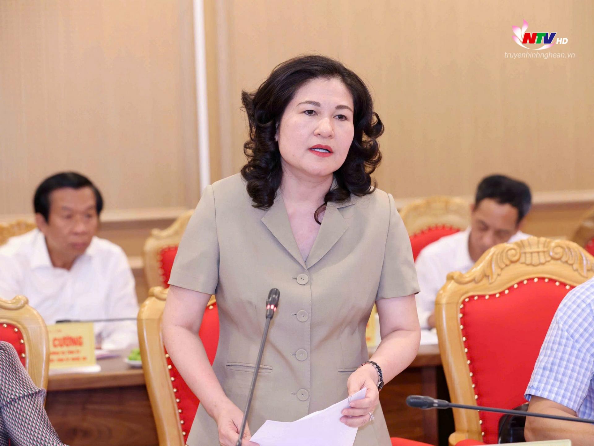 Đồng chí Nguyễn Thị Hà - Thứ trưởng Bộ Nội vụ phát biểu tại buổi làm việc. 
