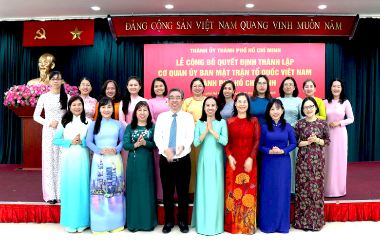 Hội Liên hiệp Phụ nữ TPHCM (mới) ra mắt: Khởi đầu mới cho phong trào phụ nữ thành phố- Ảnh 2.
