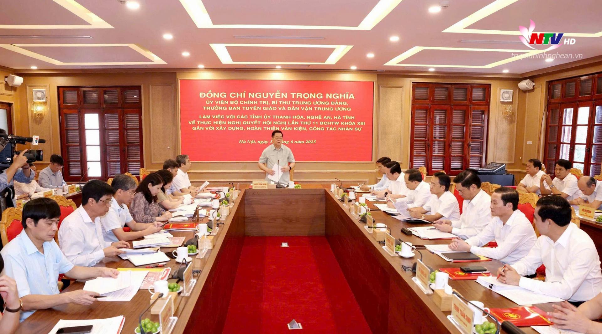 Đồng chí Nguyễn Trọng Nghĩa, Ủy viên Bộ Chính trị, Bí thư Trung ương Đảng, Trưởng Ban Tuyên giáo và Dân vận Trung ương chủ trì buổi làm việc với Thường trực Tỉnh ủy các tỉnh: Thanh Hóa, Nghệ An và Hà Tĩnh về thực hiện Nghị quyết Hội nghị lần thứ 11, Ban Chấp hành Trung ương Đảng khóa XIII.