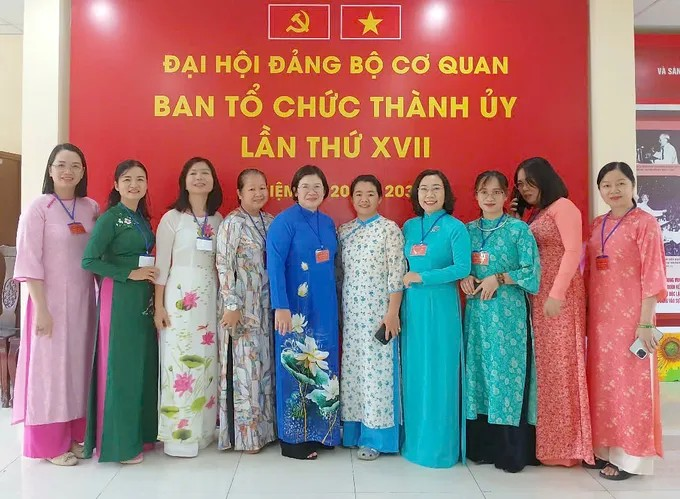 Trưởng Ban Tổ chức Thành ủy TPHCM Văn Thị Bạch Tuyết và các đại biểu dự đại hội