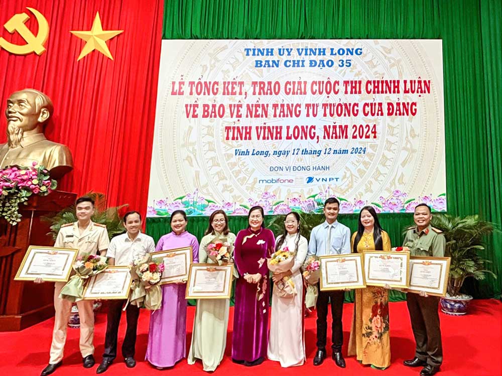 Lực lượng báo chí Vĩnh Long tham gia tích cực công tác tuyên truyền bảo vệ nền tảng tư tưởng của Đảng.