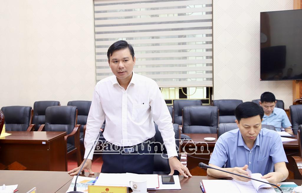 Phó Chủ tịch UBND tỉnh Nguyễn Lê Huy phát biểu tại phiên họp