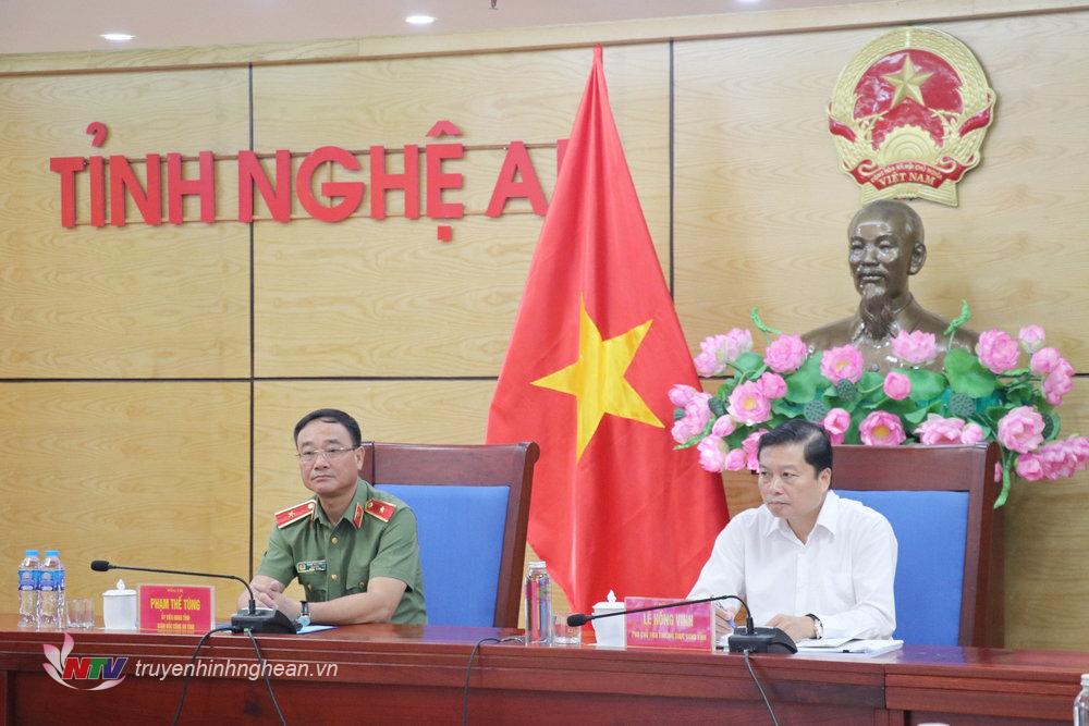 Các đồng chí chủ trì hội nghị tại điểm cầu Nghệ An