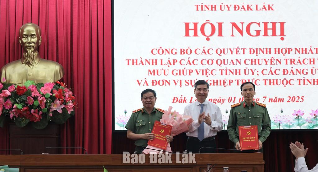 Ủy viên Trung ương Đảng, Bí thư Tỉnh ủy Nguyễn Đình Trung Đảng ủy Công an tỉnh