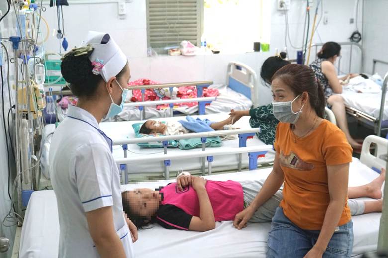Sốt xuất huyết, tay chân miệng, COVID-19 có xu hướng tăng, Bộ Y tế yêu cầu tăng cường phòng chống- Ảnh 1.
