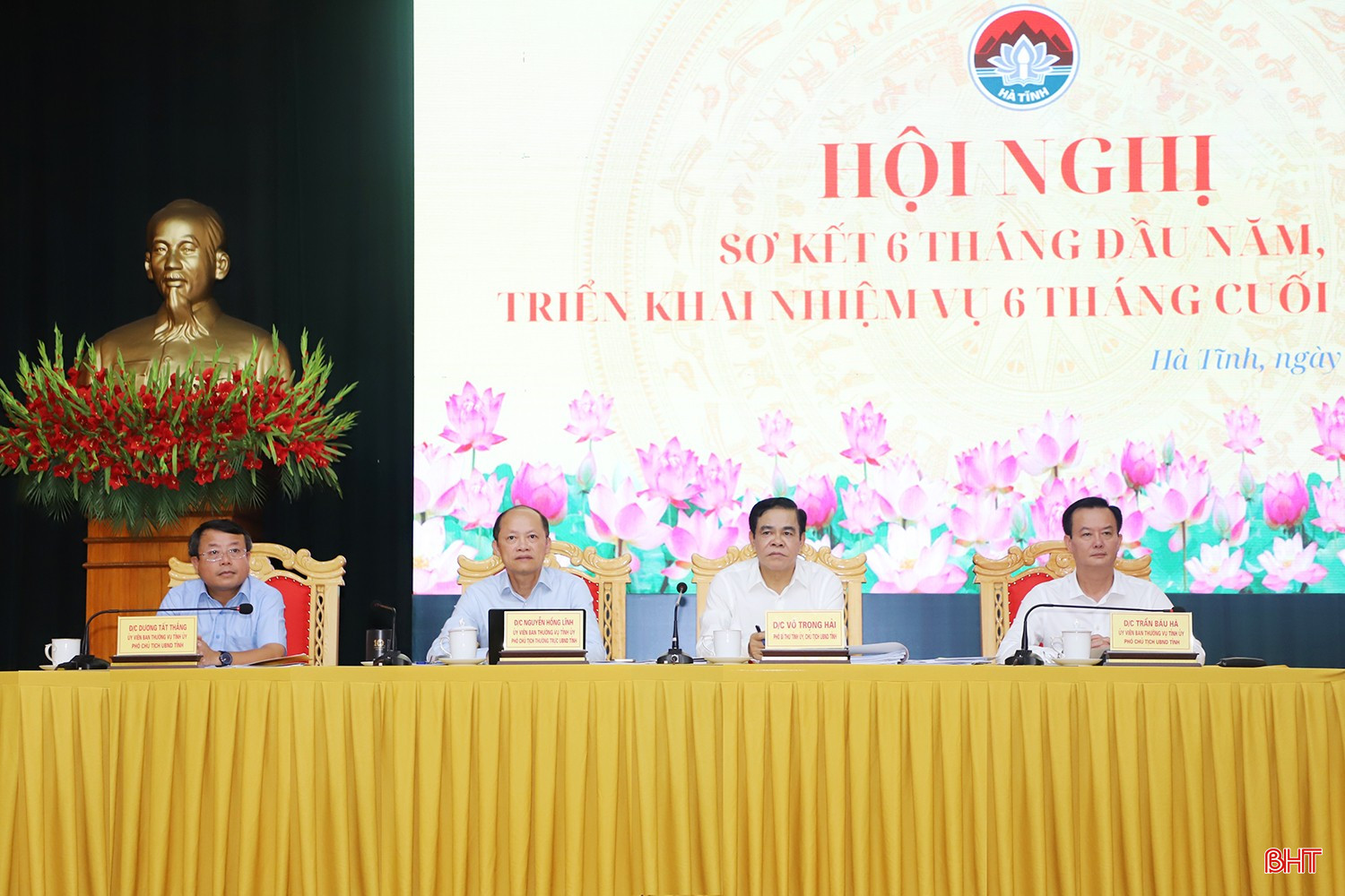 Các đồng chí chủ trì hội nghị. bqbht_br_img-3099.jpg