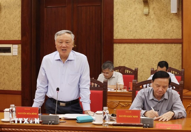Ủy viên Bộ Chính trị, Phó Thủ tướng Thường trực Nguyễn Hòa Bình, Phó Trưởng ban Chỉ đạo phát biểu. (Ảnh: TTXVN)
