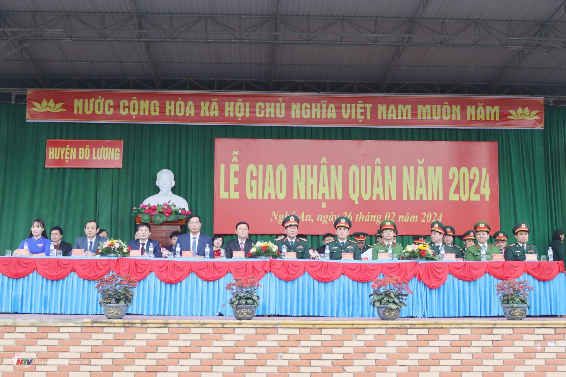 Các đại biểu dự buổi lễ