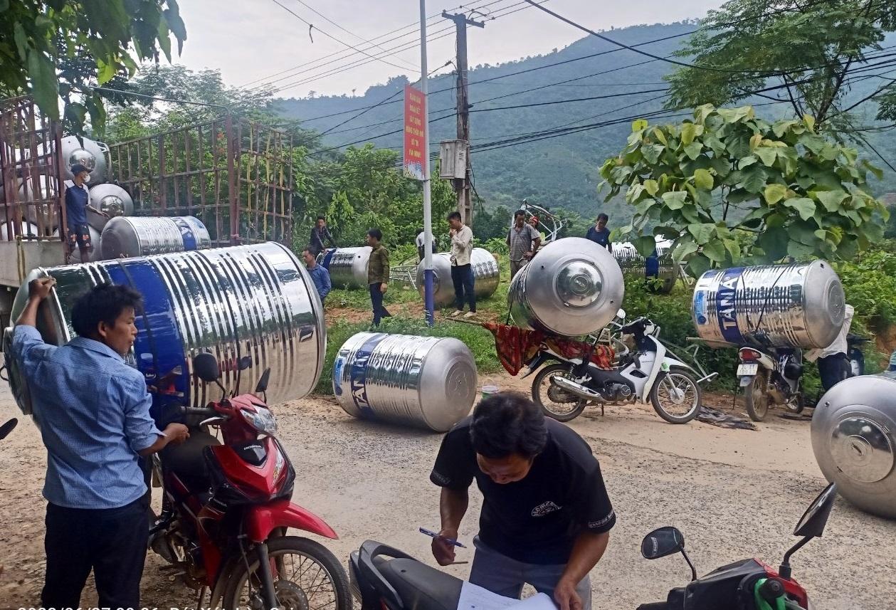 Các hộ dân được hỗ trợ bồn chứa nước bảo đảm đúng đối tượng Các hộ dân được hỗ trợ bồn chứa nước bảo đảm đúng đối tượng
