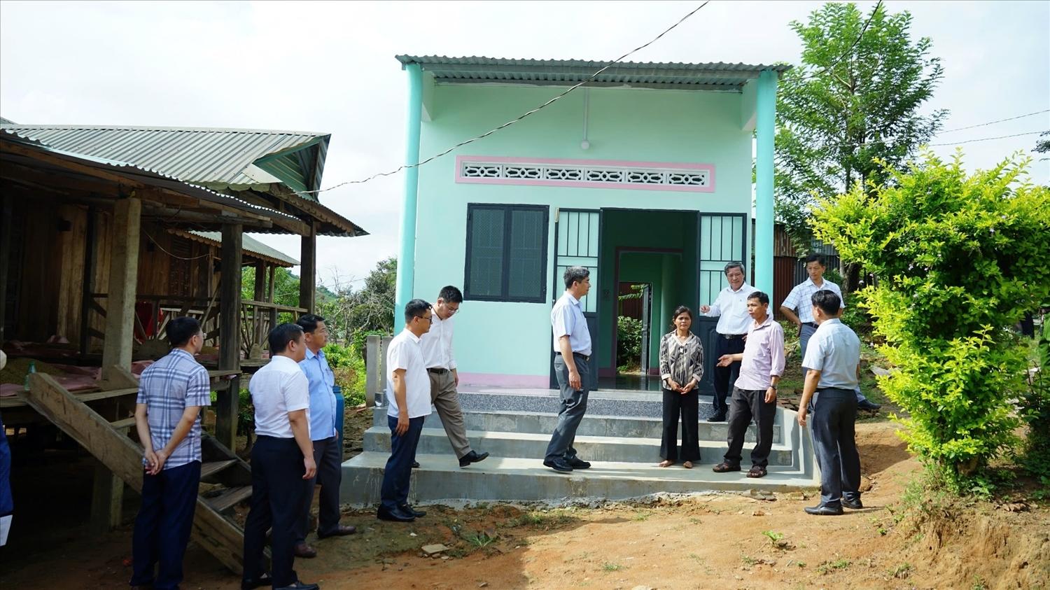 Đoàn công tác của UBDT kiểm tra hỗ trợ nhà ở thuộc Dự án 1, Chương trình MTQG 1719 tại xã Đăk Tơ Ve Đoàn công tác của UBDT kiểm tra hỗ trợ nhà ở thuộc Dự án 1, Chương trình MTQG 1719 tại xã Đăk Tơ Ve