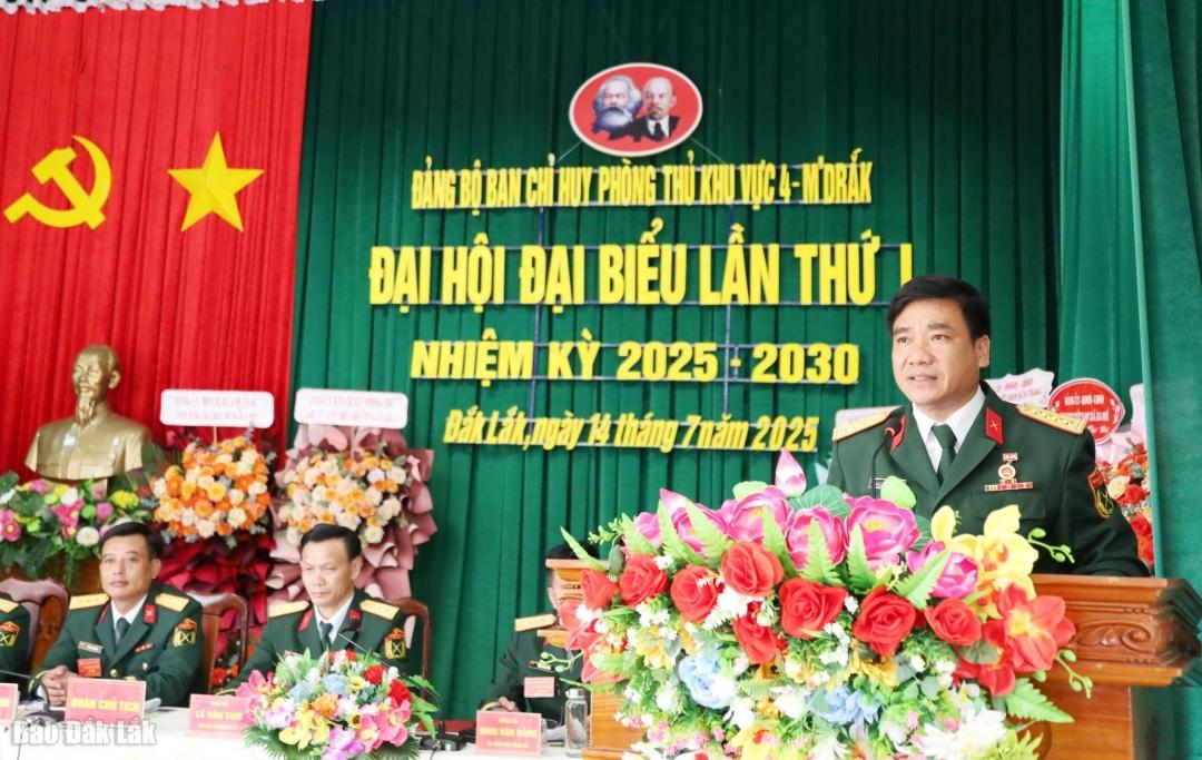 Đại tá Ksơr Lành, Ủy viên Ban Thường vụ Đảng ủy Quân sự tỉnh, Phó Chính ủy Bộ Chỉ huy Quân sự tỉnh phát biểu chỉ đạo đại hội.