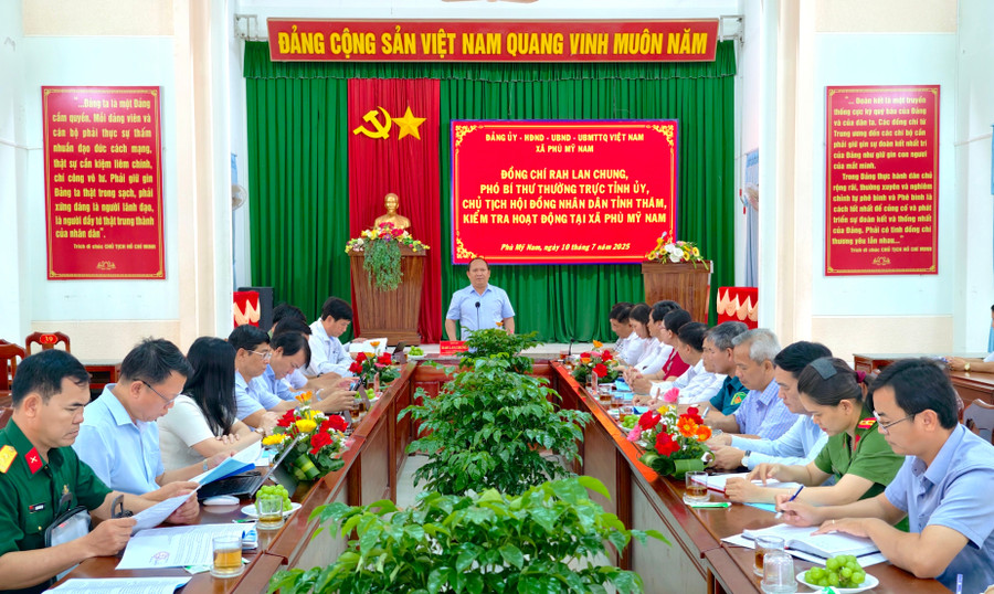 Quang cảnh buổi làm việc. Ảnh: Dũng Nhân anh-4-5042.jpg