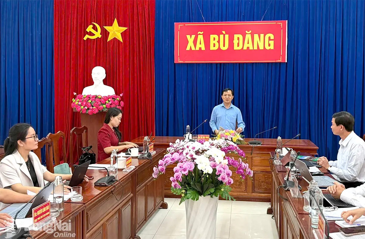 Phó Chủ tịch Thường trực Ủy ban MTTQ Việt Nam tỉnh Hà Anh Dũng phát biểu kết luận cuộc họp. Ảnh: Trọng Phước  