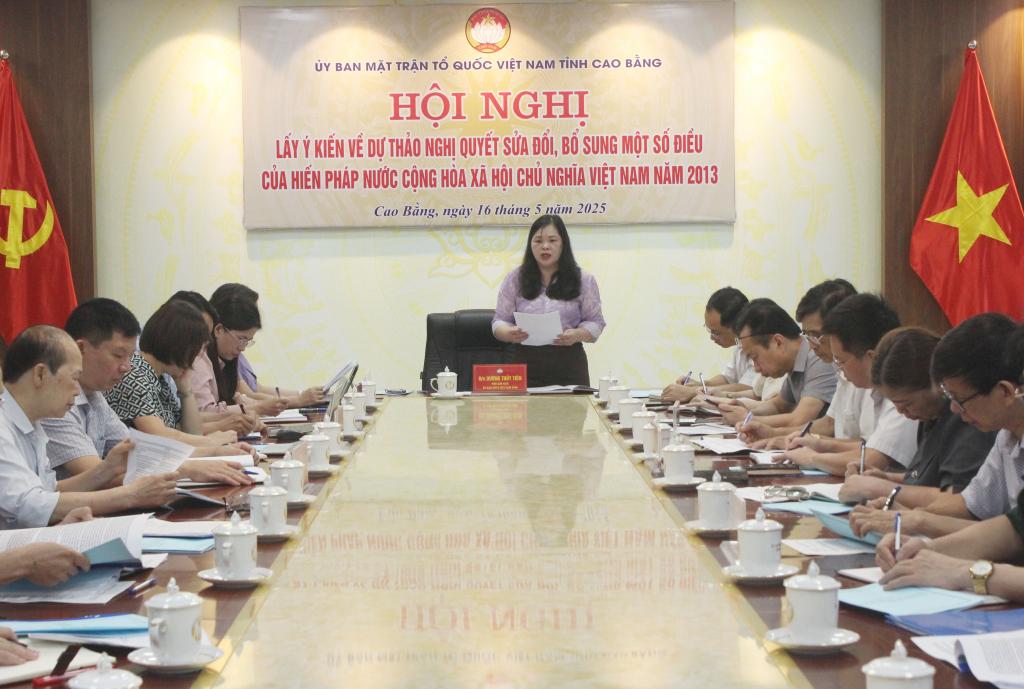 Các đại biểu dự Hội nghị lấy ý kiến về dự thảo Nghị quyết sửa đổi, bổ sung một số điều của Hiến pháp năm 2013.