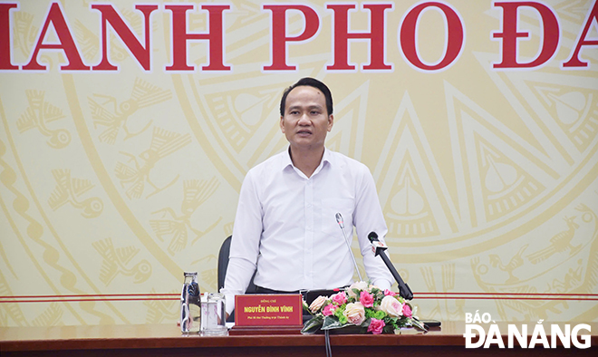 Phó Bí thư Thường trực Thành ủy Nguyễn Đình Vĩnh kết luận buổi làm việc.  Ảnh: THU HÀ