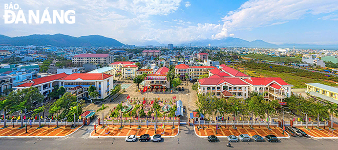 Kinh tế - xã hội quận Liên Chiểu ngày càng phát triển theo hướng năng động và hiện đại. TRONG ẢNH: Đô thị trung tâm quận Liên Chiểu với diện mạo khang trang. Ảnh: P.V